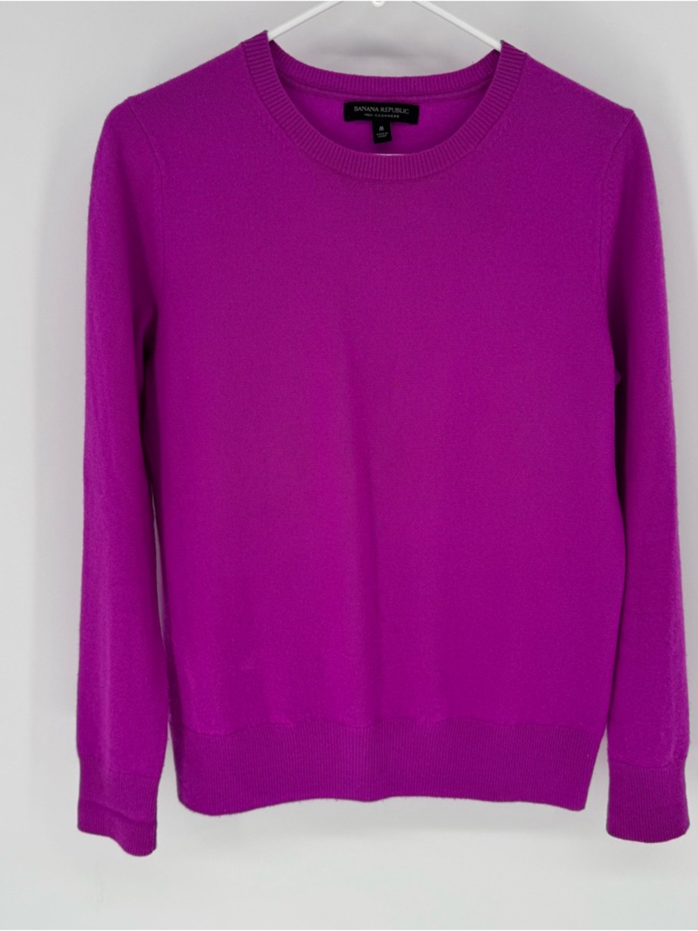 Banana Republic 100% cashmere Crewneck Sweater in Bright Magenta